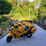 Renove Avec Terrasse Ensoleillee Et Parking A - Fr-1-585-136