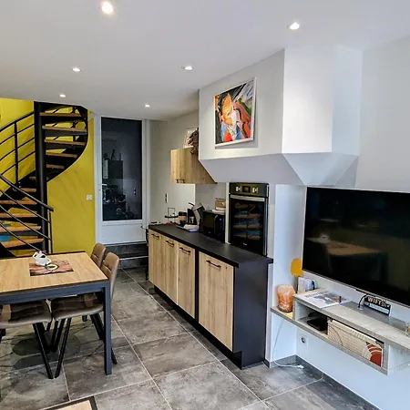 Renove Avec Terrasse Ensoleillee Et Parking A - Fr-1-585-136 펜션 *