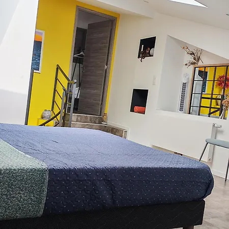 Renove Avec Terrasse Ensoleillee Et Parking A - Fr-1-585-136