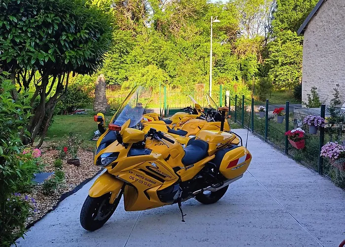 Rénové Avec Terrasse Ensoleillée Et Parking à - Fr-1-585-136
